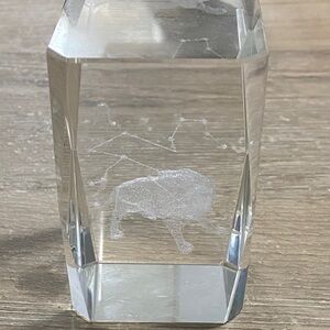 VTG Crystal Glass Paperweight with Laser Etched Leo Constellation / Lion Figure